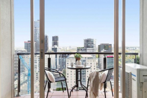 Spacious 2BR Apt Near Southern Cross Free Parking